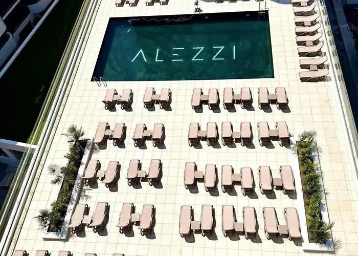 Alezzi Odyssey Pool & *